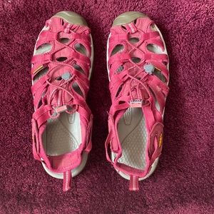 Keen waterproof sandals with closed toe size 10
